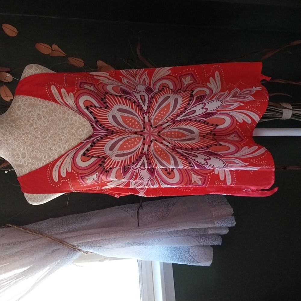 Elle tank top. Size Large.
